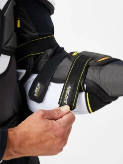 Coudières CCM Super Tacks AS1 Senior 16 Coudières CCM Super Tacks AS1 Senior -Pro Patinage Soldes pdtimg 4472748b